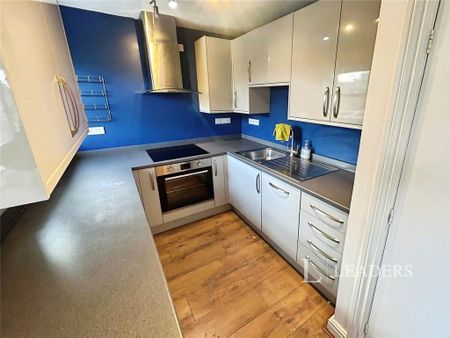 3 bedroom flat to rent - Photo 3