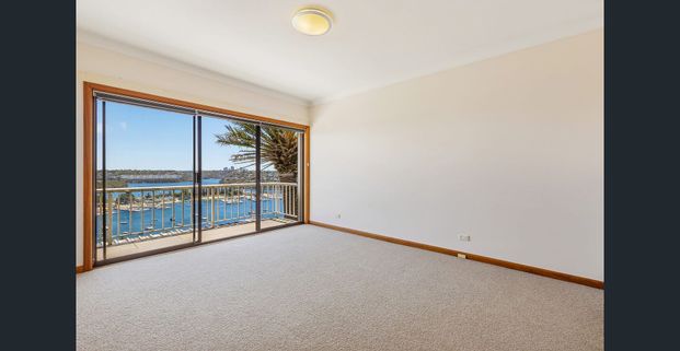 Expansive Family Home with Commanding Views - Photo 1