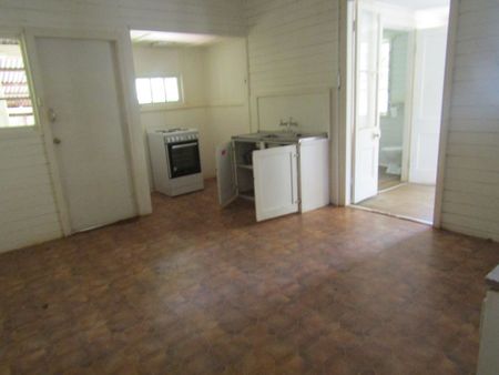 Walk to town! - Photo 3