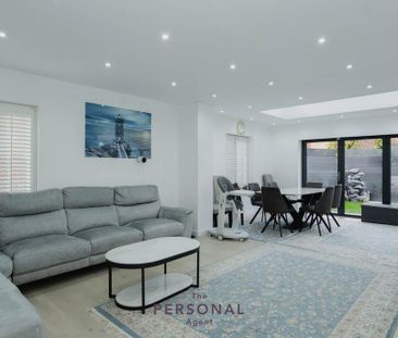 4 bedroom detached house to rent - Photo 3