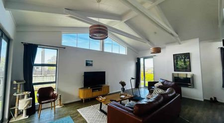 Modern comfort in Springvale - Photo 4