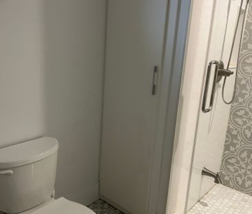 For Lease - 2421 Eighth Line, Oakville, Ontario - Photo 2