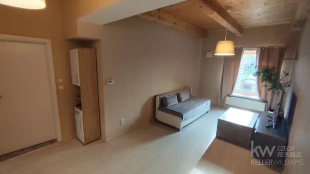 Pronájem bytu 2+kk o výměře 50 m - Photo 1