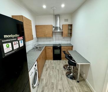 3 Bed Flat, Wellesley Road, IG1 - Photo 6