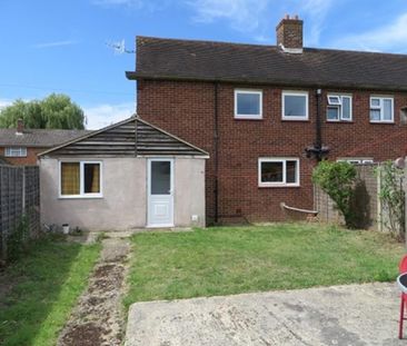 4 bedroom semi-detached house to rent - Photo 3