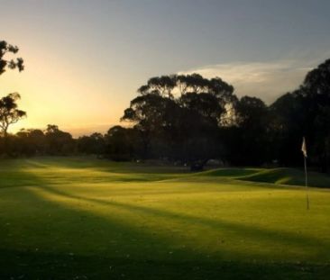 Beautiful 5-bedroom family home with a pool, in a perfect location,... - Photo 3