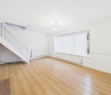 3 bedroom Detached house to rent - Photo 3