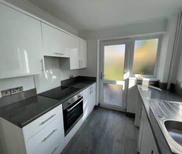 Rhodfa Fadog, Swansea, SA6 - Photo 4