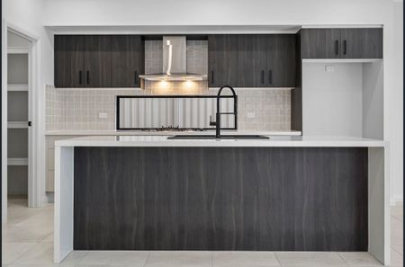 Brand-new, stylish and designed for modern family living - Photo 5