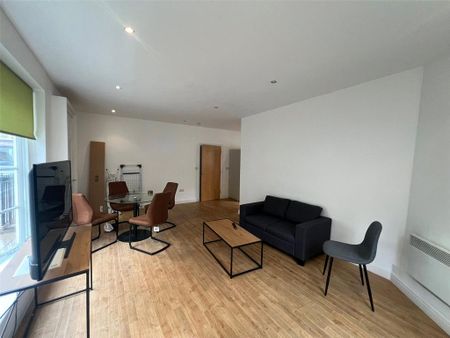 1 bedroom flat to rent - Photo 2