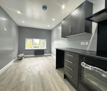 1 bedroom Flat To Let - Photo 3