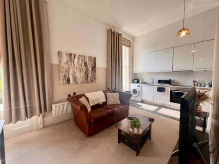 Tredennyke House, Worcester, WR1 - Photo 4