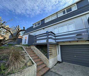 Tastefully designed and well appointed! - Photo 3