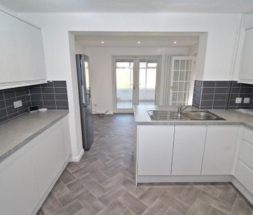 2 bedroom semi-detached house to rent - Photo 3