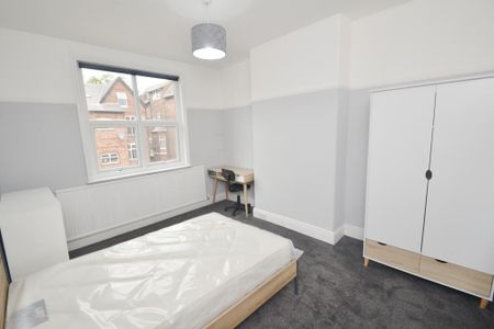 4 bedroom terraced house to rent - Photo 3