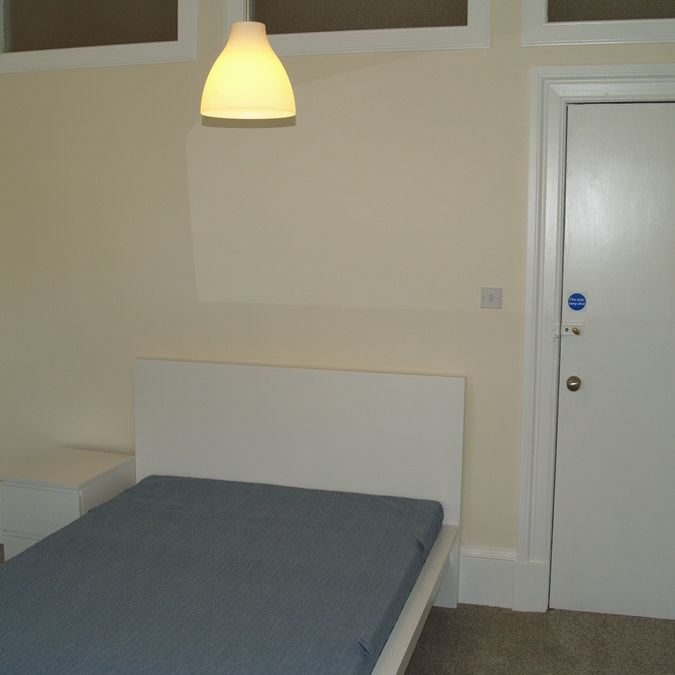 4 Bed Flat, Southpark Avenue, G12 - Photo 1
