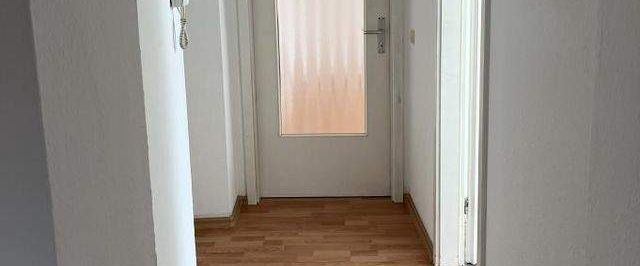 Ihre neue Wohnung mit separater Küche und Bad mit Wanne in zentraler Lage! - Foto 1