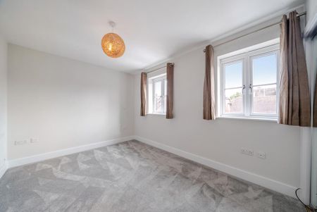 4 bedroom terraced house to rent - Photo 3