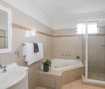 Contemporary Comfort-3-Bedroom Apartment in Prime Castle Hill Locat... - Photo 4