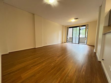 Stylish 2-Bedroom Apartment available NOW***New timber floor and fresh paint*** - Photo 4