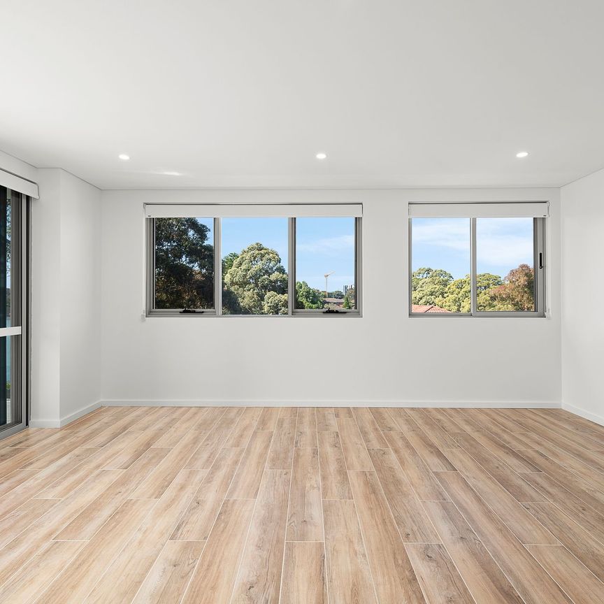 Luxurious 2 Bedroom Apartment - Photo 1