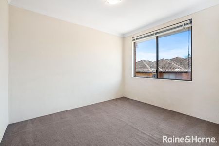 Spacious Two-Bedroom Townhouse in a Convenient Location - Photo 3