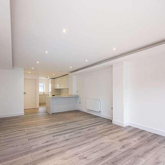 Victoria Road, East Barnet, EN4 - Photo 1