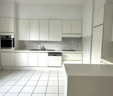 Appartement te huur in Ukkel voor € 2.850 met 4 slaapkamers - Photo 6