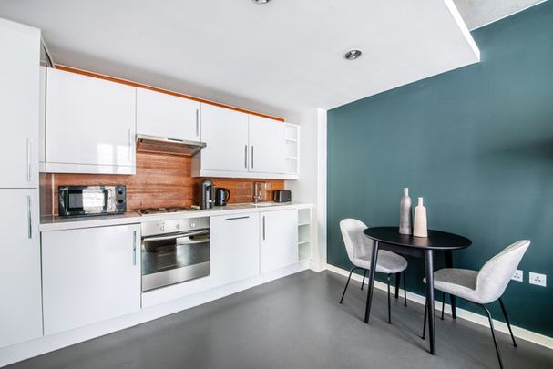 Cosmopolitan House - Photo 1