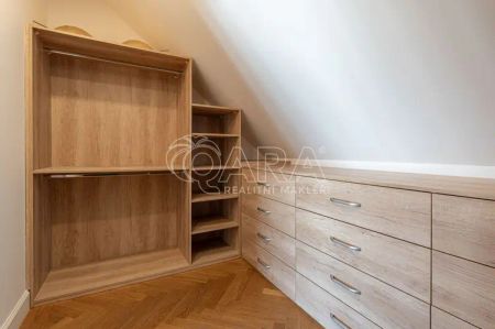 Luxusní mezonet s terasou a výhledem na Pražský hrad. - Photo 2