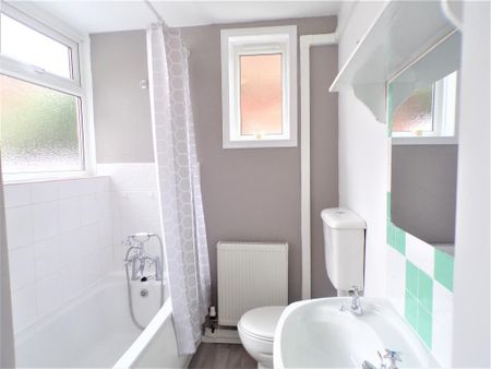 2 Bedroom Terraced House To Rent - Photo 3