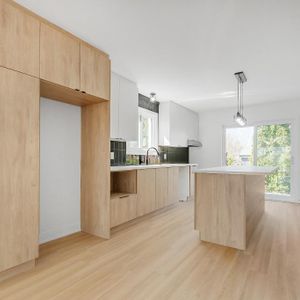 IMMENSE LOGEMENT 5 ET DEMI, Complètement rénové! - Photo 2