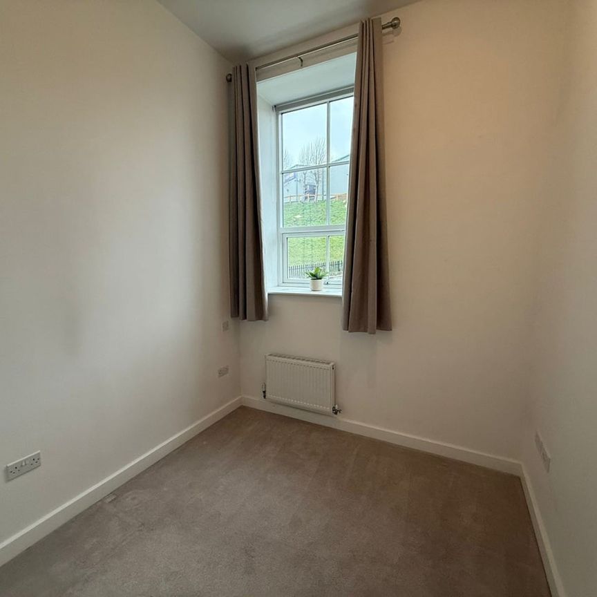 2 Bed Semi-Detached House, Bobbin Row, LS12 - Photo 1