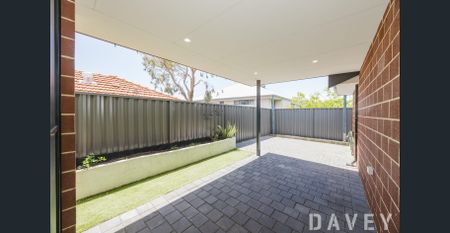 PART-FURNISHED - Modern Family Home in Prime Hillarys Location - Photo 3