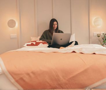 London Road Room 11 - Photo 5