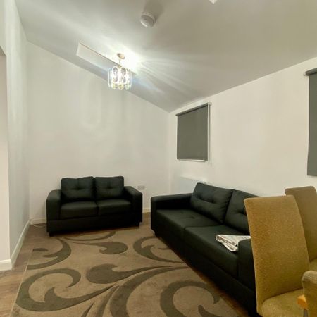 1 Bed Flat, Walpole Road, SW19 - Photo 3