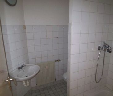 Kleine Single-Wohnung im san. Altbau ***Laminat***Dusche***offene Küche*** - Photo 4