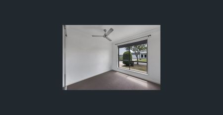 Sunny double storey with double garage in Rural View - Photo 5