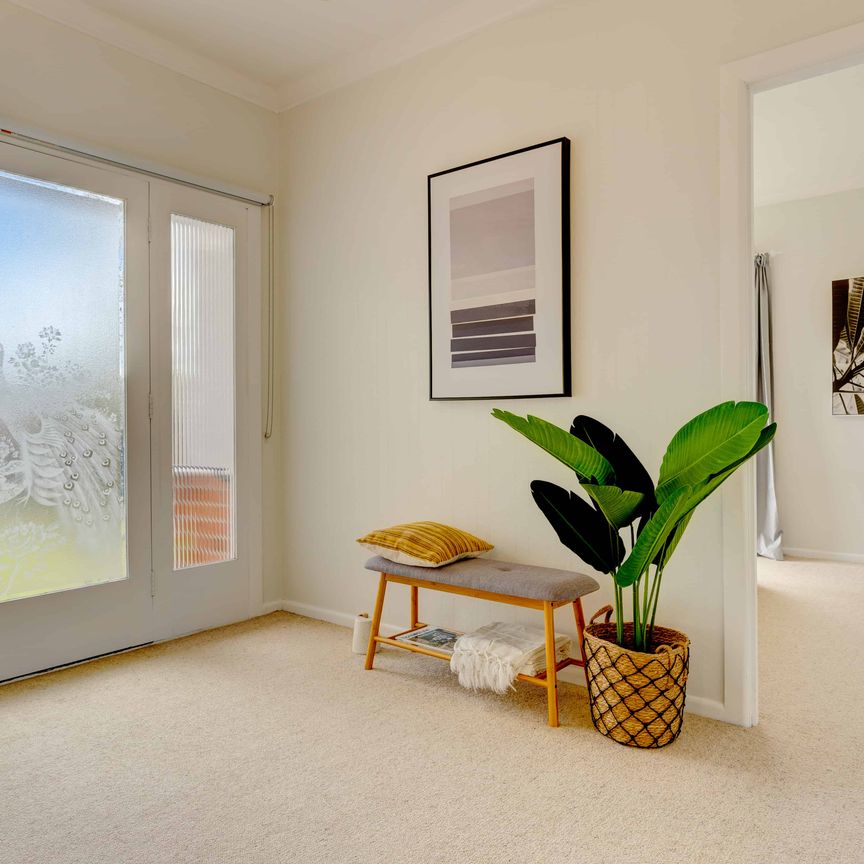 Three Bedroom Home in Kensington - Photo 1