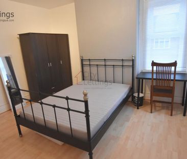 4 bedroom end of terrace house to rent - Photo 4