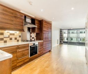 2 Bedrooms Flat to rent in St Georges Court, Wimbledon Chase SW20 | £ 398 - Photo 1