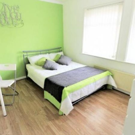 Ravenscliffe Avenue - Photo 3