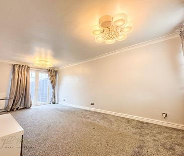 4 bedroom terraced house to rent - Photo 1