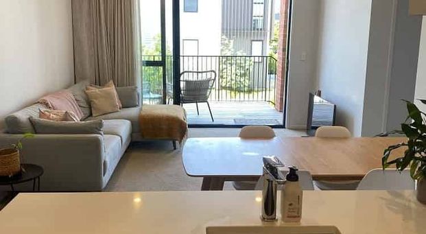 2-bedroom apartment with deck, parking and storage - Photo 1
