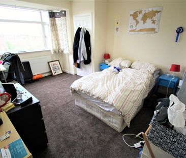 5 bedroom semi-detached house to rent - Photo 6