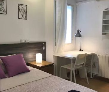 Calle de Víctor Manuel III, Madrid, Community of Madrid 28019 - Photo 5