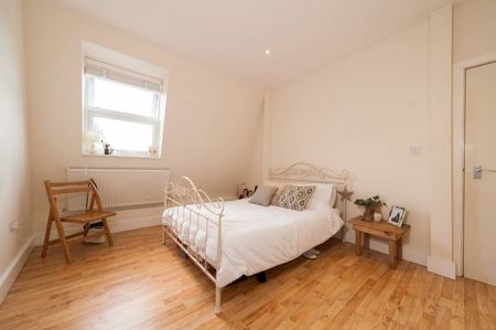 3 Bed Flat, Brixton, SE24 - Photo 3