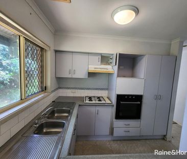 PRIVATE 3 BEDROOM HOME IN QUIET LOCATION - Photo 6