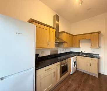 3 bedroom flat to rent - Photo 5