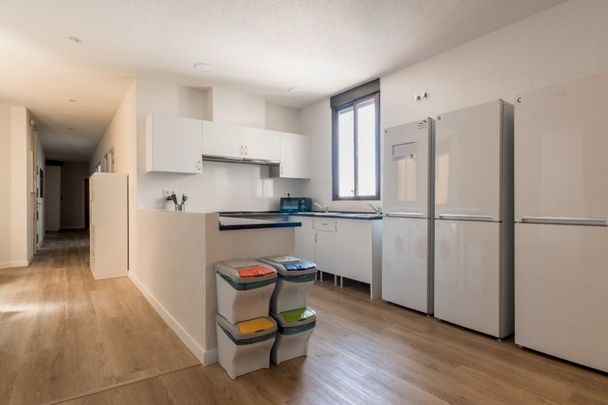 Cozy room in Alberto Aguilera street - Photo 1